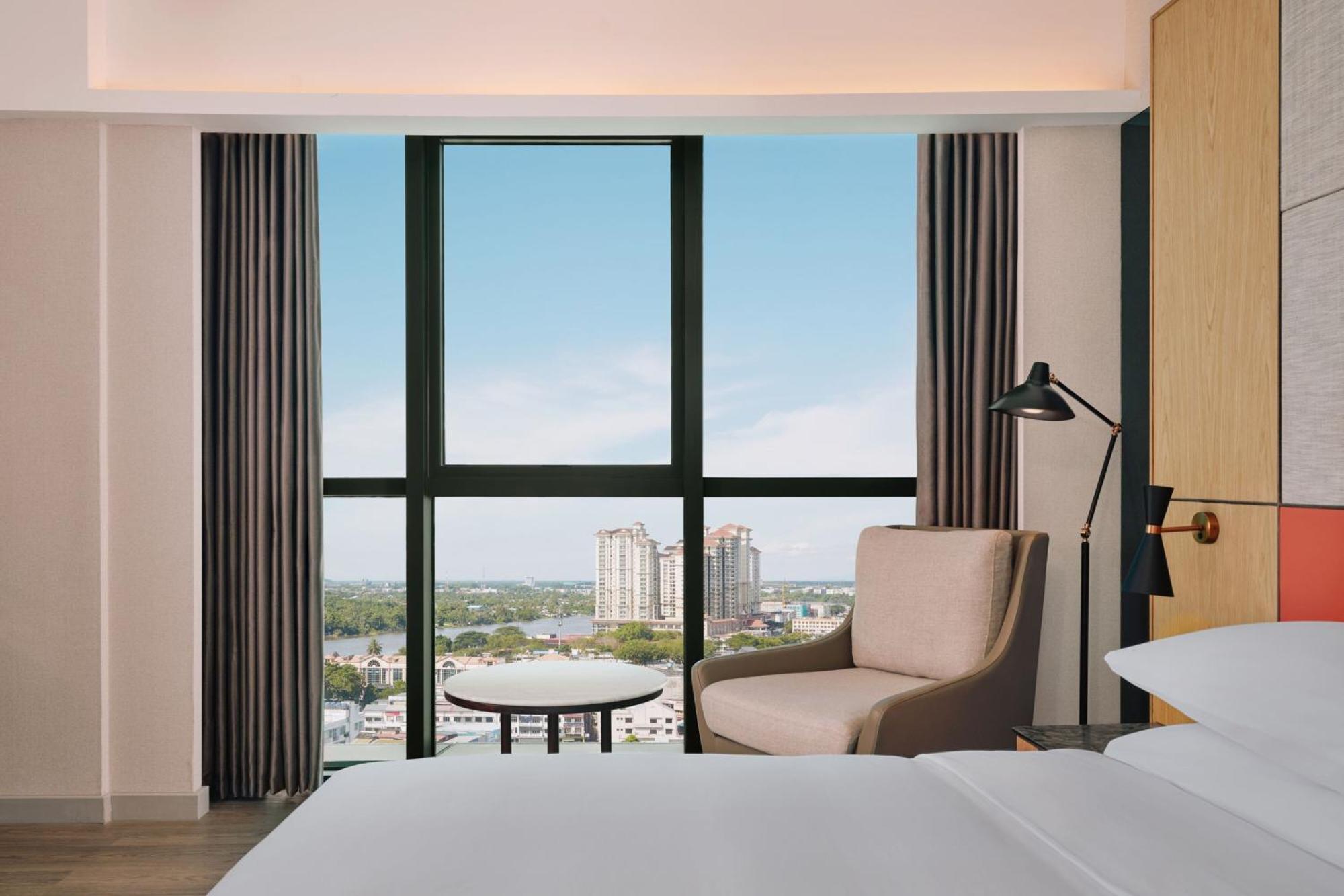 Sheraton Kuching Hotel Екстериор снимка