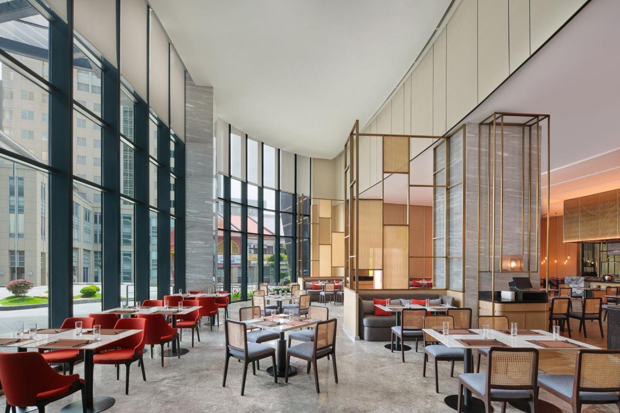Sheraton Kuching Hotel Екстериор снимка